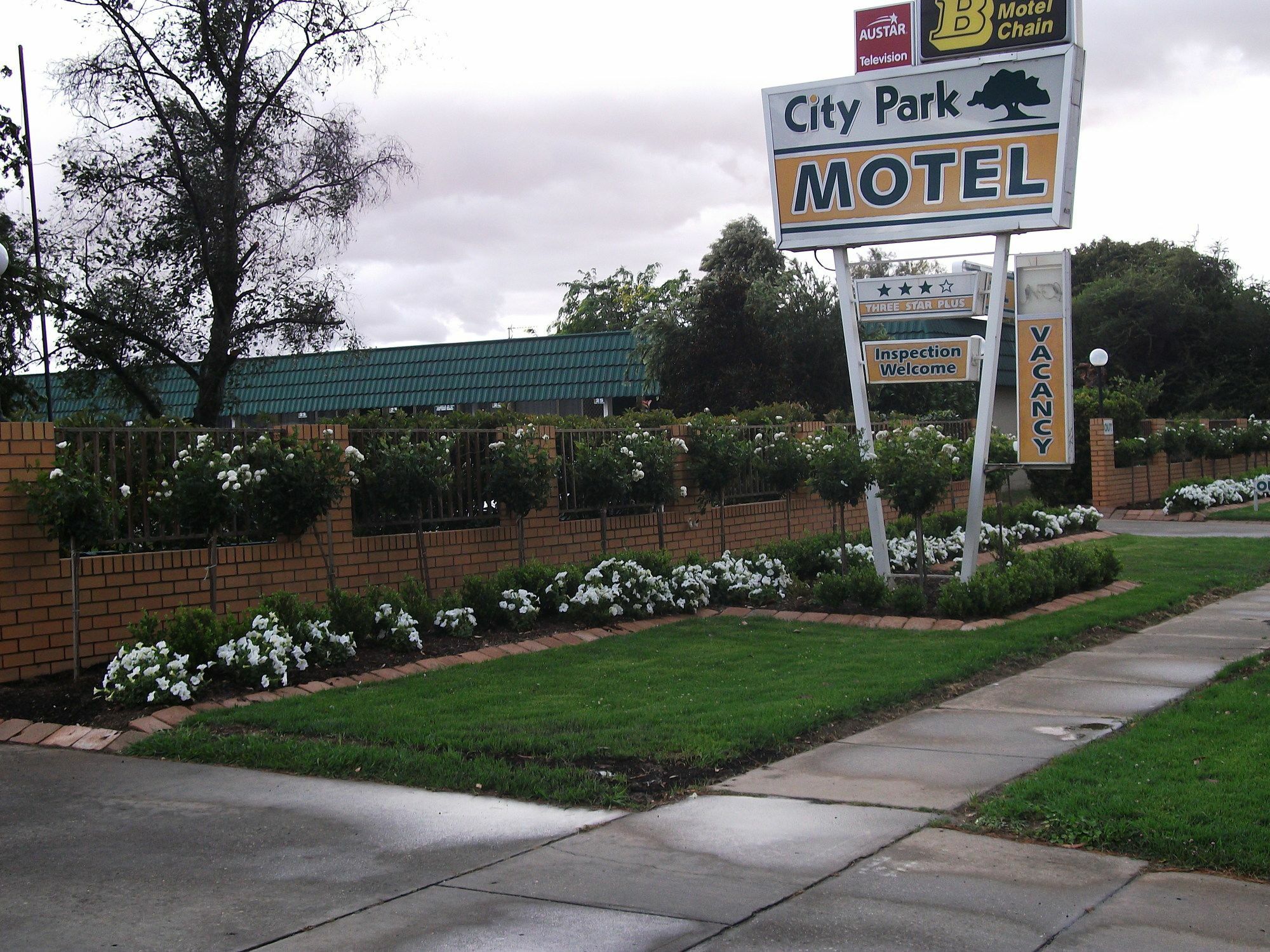City Park Motel And Apartments Wagga Wagga Exterior photo